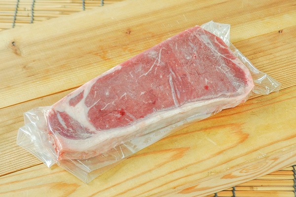 牛肉サーロインステーキ（冷凍）