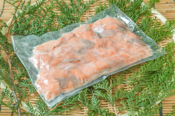 アトランティックサーモン切り落し（生食用）