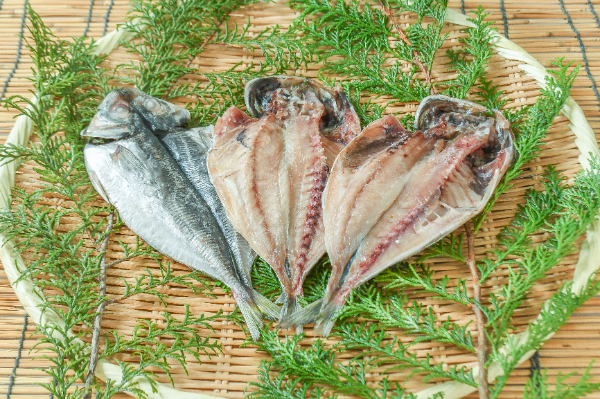 真アジ開き干し