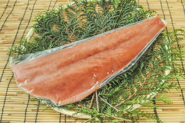 生銀鮭フィレ（養殖）（加熱用）
