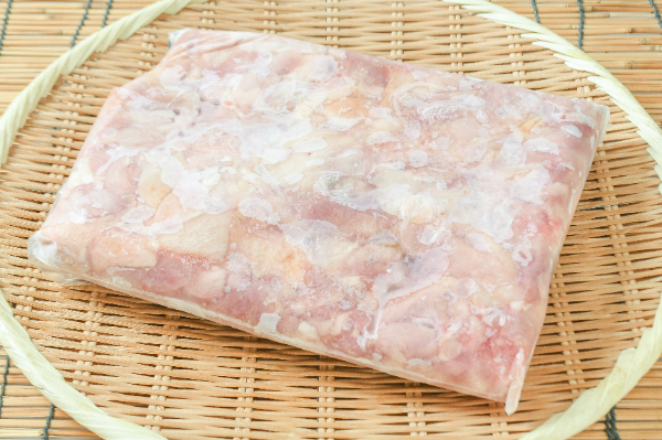 若鶏モモ角切り（30-40）