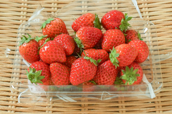 乾燥くるみ樹皮2kg セット。　8-002 乾燥くるみ樹皮2kg セット。 8-002 - メルカリ