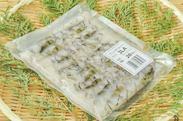 尾付むき伸ばし海老4L（16-20） 【業務用食材の仕入れなら八面六臂】