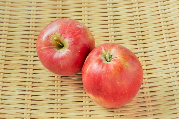 りんご（紅玉）（46玉サイズ）