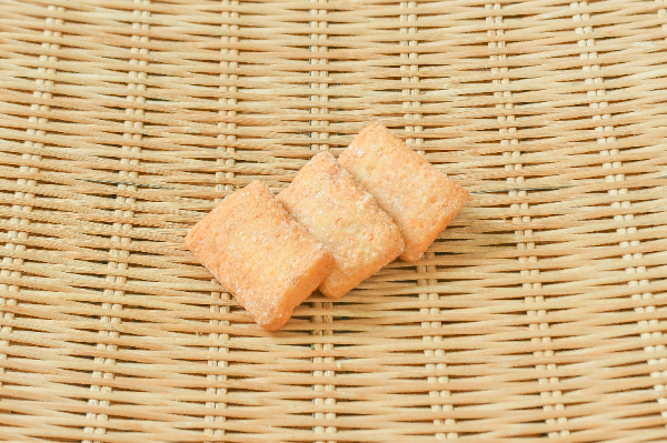 お得なさつま揚げ（角）20gr