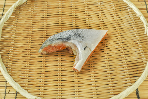 塩銀鮭切身（カマ）
