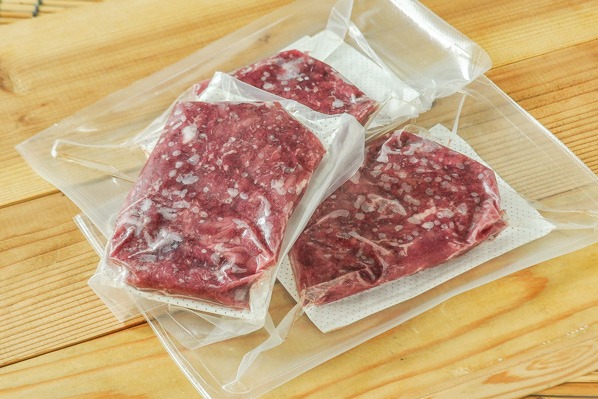 馬肉ユッケ（線切り）
