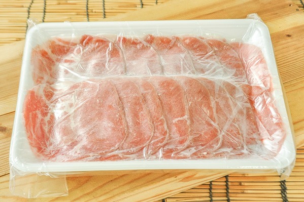 豚肉肩ロースしゃぶしゃぶ用 シート入り 冷凍 八面六臂