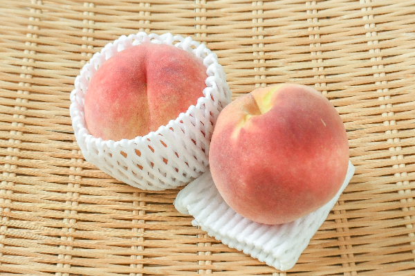 伊逹白桃（18玉サイズ）（秀）