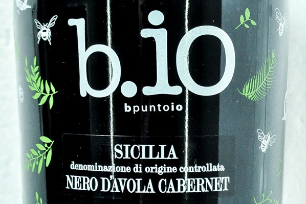 b.io Catarrato Chardonnay（「ビプントイオ」ネーロ・ダーヴォラ・カベルネ） (1)
