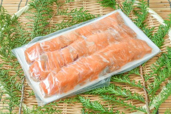 トラウトスモークサーモンランダムスライス（切り落とし）