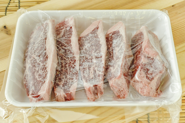 牛肉トライチップミニステーキ（冷凍）
