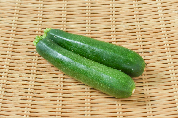 ズッキーニゼファー 【業務用食材の仕入れなら八面六臂】
