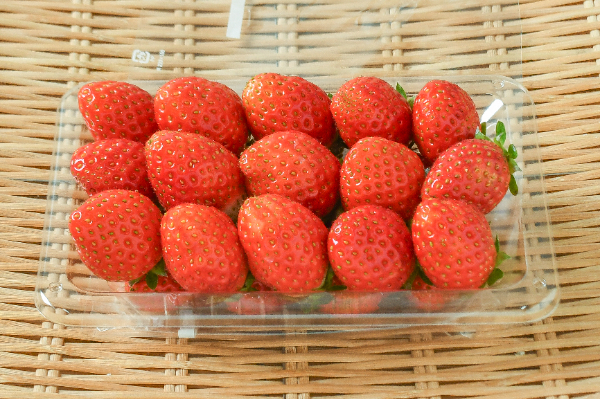 いちご（2A） 【業務用食材の仕入れなら八面六臂】