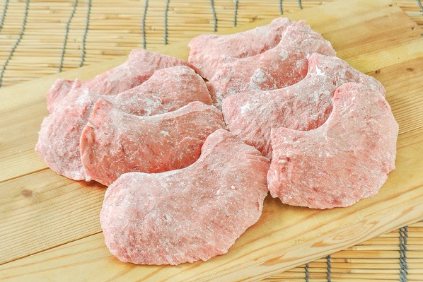 養殖本マグロ頬肉（冷凍）1kg