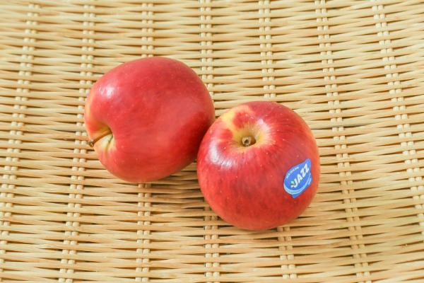 リンゴ（JAZZ）（100玉サイズ）