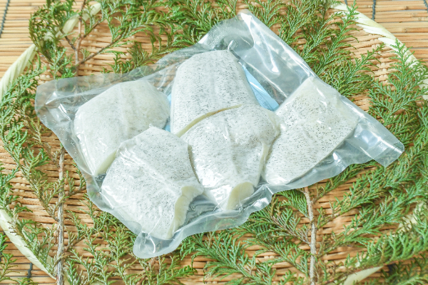 皮付きアブラカレイ切身（骨取り済）（60g）