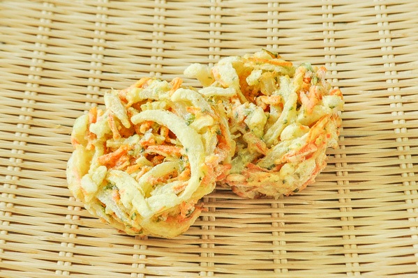 特厚野菜かき揚げ（油調済）（冷凍） 【業務用食材の仕入れなら八面六臂】