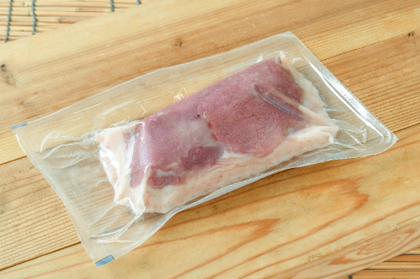 フィレ・ド・カナール（チェリバレー種鴨・ムネ骨無し）