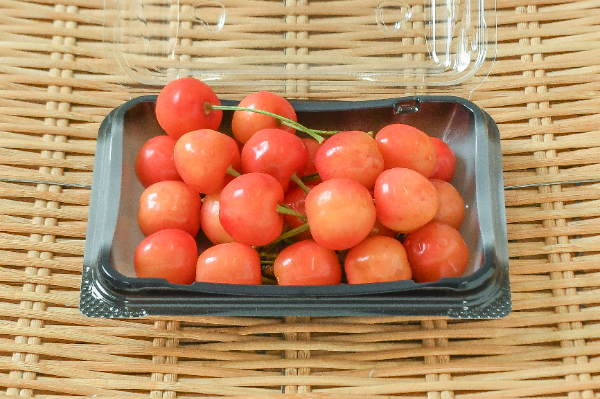 紅さやか（M） 【業務用食材の仕入れなら八面六臂】
