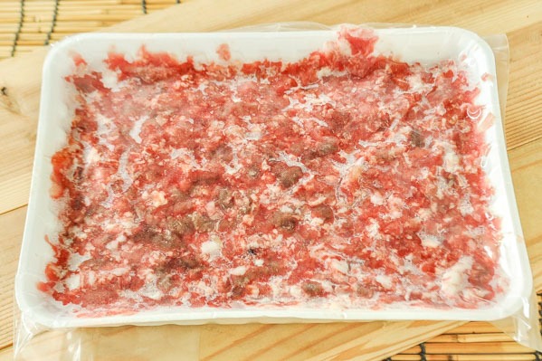 牛肉モモミンチ粗挽き（冷凍）