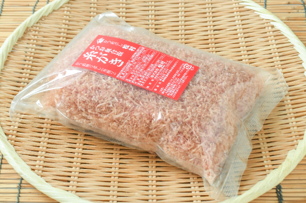 糸がき（カツオ血合い抜き）