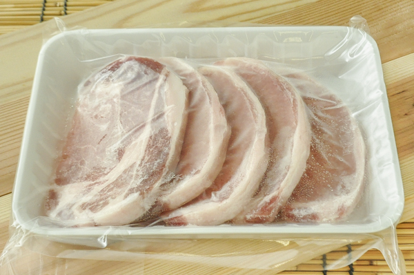 輸入豚肉ロース切り身（冷凍）