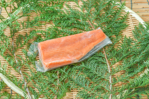 塩銀鮭サク（生食用）
