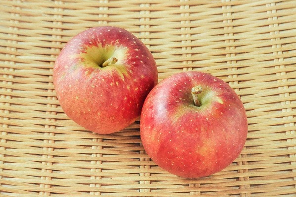 りんご（千秋）（46玉サイズ）