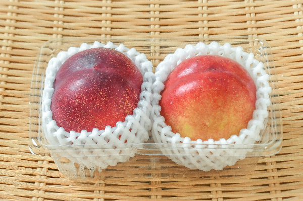 桃（22玉サイズ） 【業務用食材の仕入れなら八面六臂】