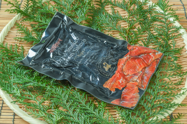 青森サーモン燻製鮭とば