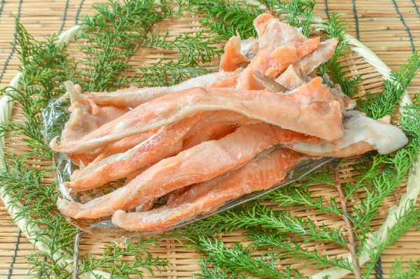 トラウトサーモンハラス燻製（加熱用）1kg