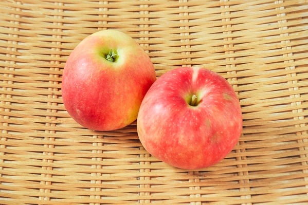 りんご（さんさ）（46玉サイズ）