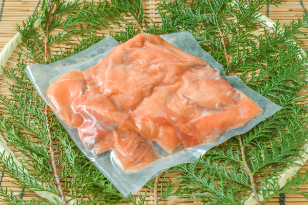 （三洋食品株式会社）スモークサーモントラウト（切り落とし）500gr