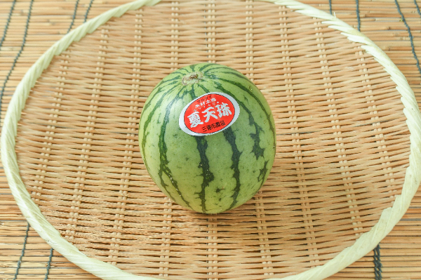 すいか 【業務用食材の仕入れなら八面六臂】
