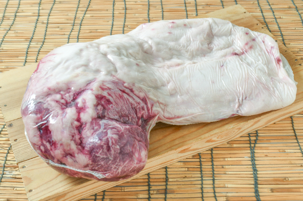 黒毛和牛ウチモモ（カブリ）（A5）