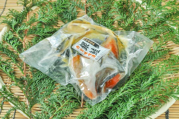 銀鮭カマ西京漬け（冷凍）