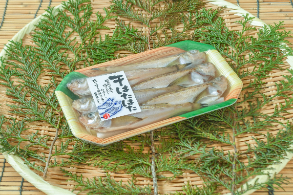 有頭ハタハタ丸干し 【業務用食材の仕入れなら八面六臂】