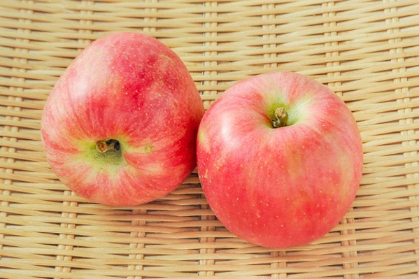 りんご（秋陽）（32-36玉サイズ）