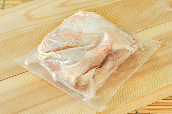 骨なし鴨モモ肉（チェリバレー種鴨）（冷凍） 220-260gr