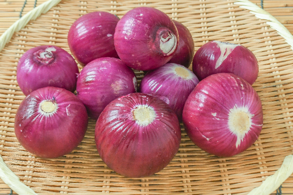 剥き赤玉ねぎ　2kg