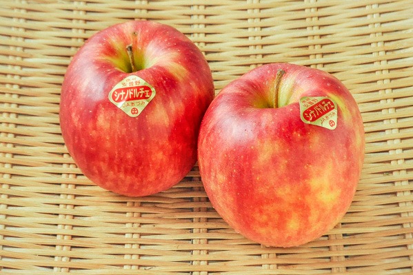 りんご（シナノドルチェ）（50玉サイズ）