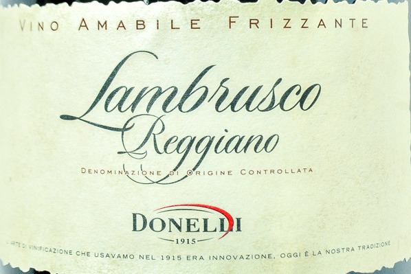 Lambrusco Reggiano Amabile Scaglietti Bottle（ランブルスコ・レッジャーノ・アマービレ・スカリエッティ・ボトル） (1)