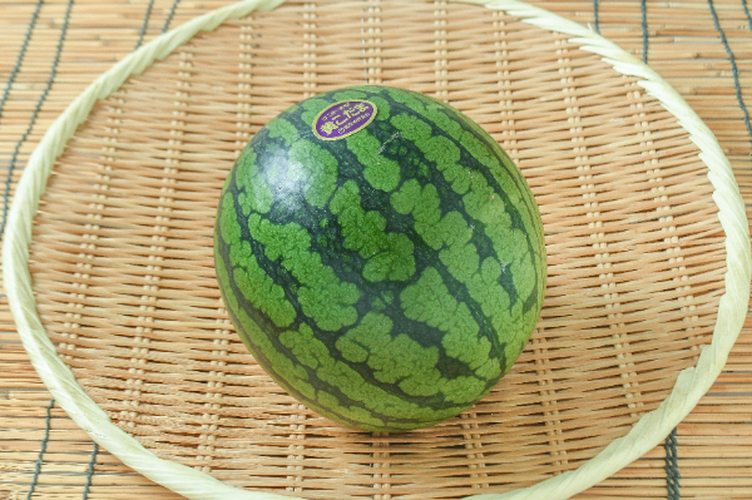 黄小玉スイカ（9玉サイズ）（優）（3S） 【業務用食材の仕入れなら