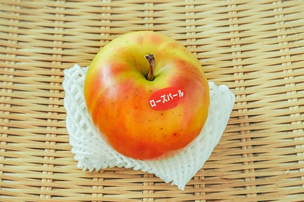 リンゴ（ローズパール）（32玉サイズ）（岩手県産）