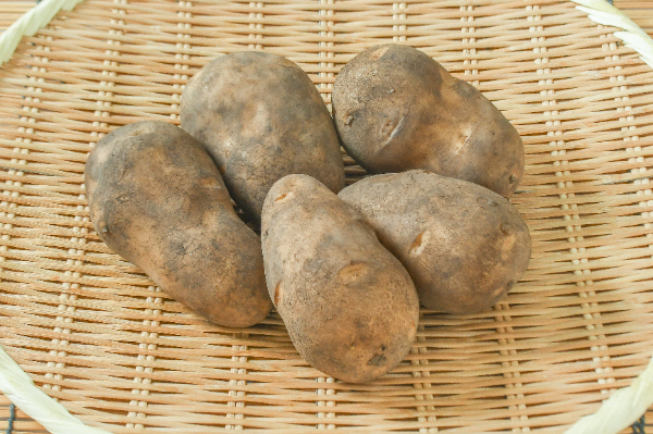 じゃがいも（2S） 【業務用食材の仕入れなら八面六臂】