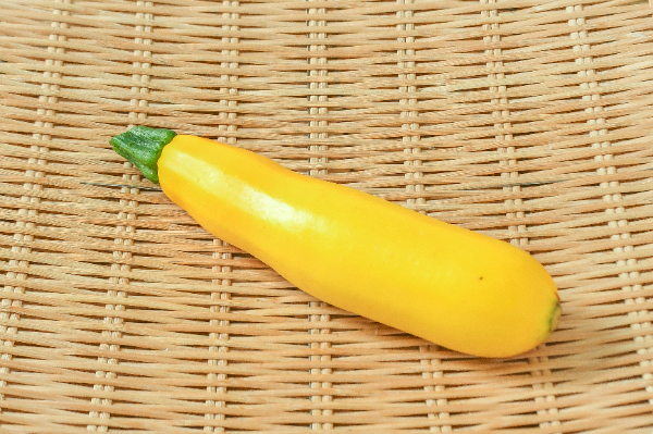 青パパイヤ 【業務用食材の仕入れなら八面六臂】