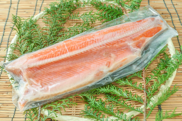 天然マスノスケ 【業務用食材の仕入れなら八面六臂】