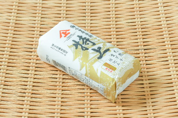 特上板蒲鉾 【業務用食材の仕入れなら八面六臂】