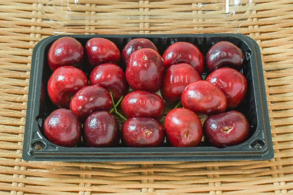 アメリカンチェリー（9.5rowサイズ） 【業務用食材の仕入れなら八面六臂】